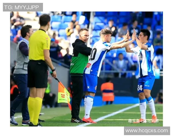 惠特摩尔飞驰全场!惊人单臂暴扣技惊四座 惠特摩尔飞驰全场!惊人单臂暴扣技惊四座